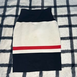 St. John Pencil Skirt Size 2